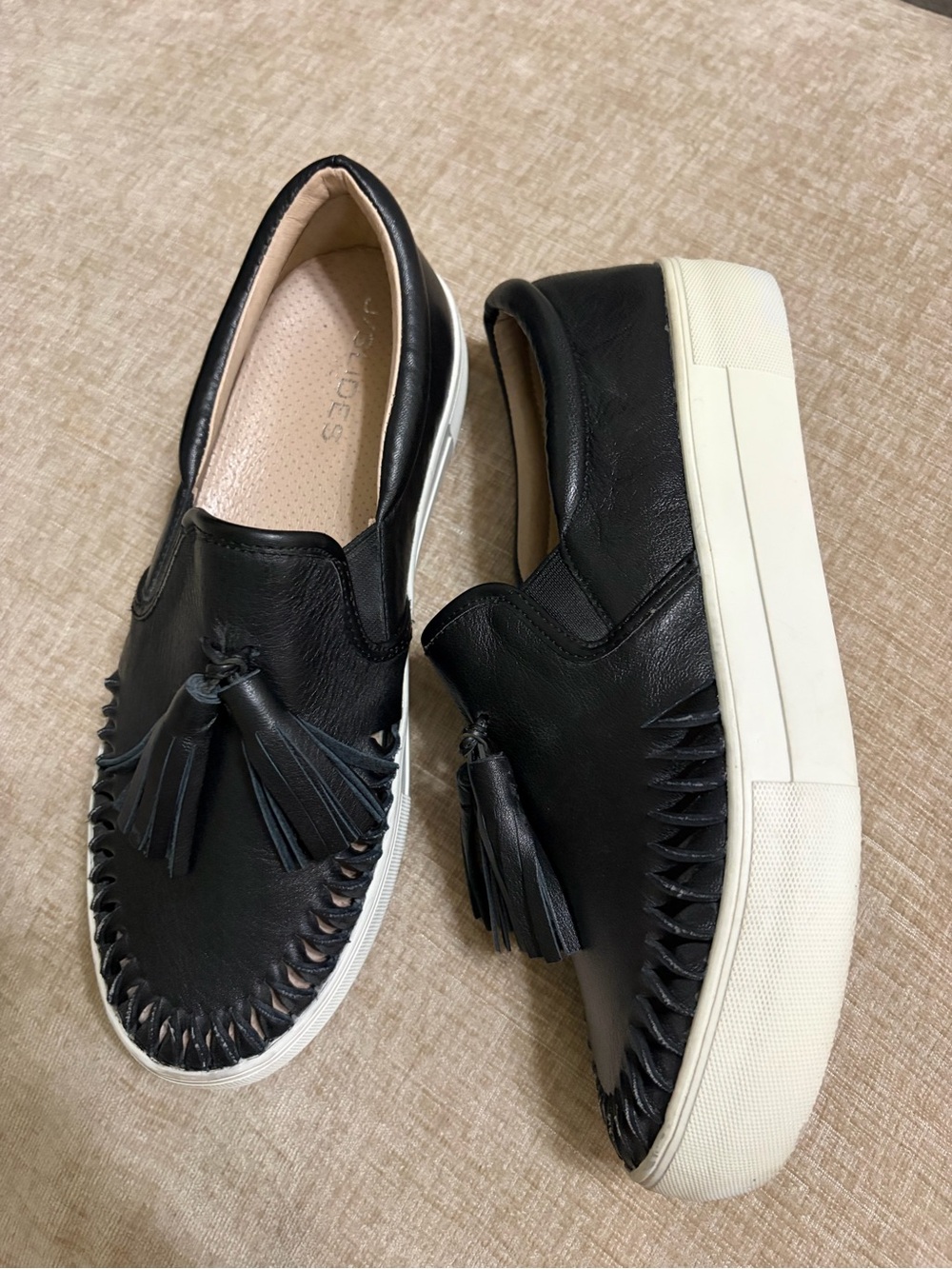 AEROSOLES Black Leather Tassel Platform women Slip-Ons size 8
